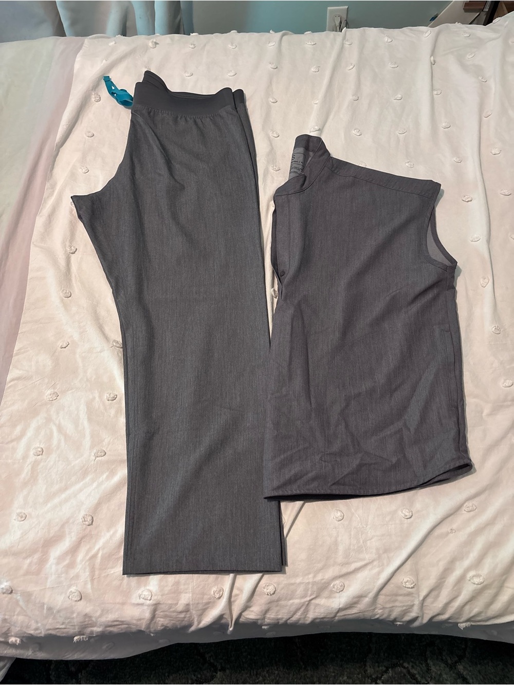 FIGS EUC Graphite Set Livingston xl petite & Rafaela xl